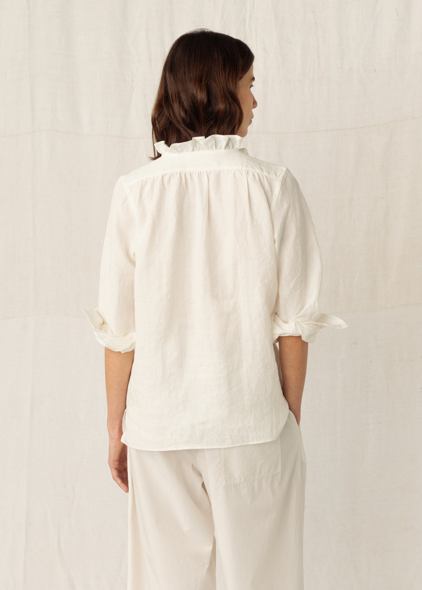 Aimé_Alma Linen Shirt_White_05.jpg