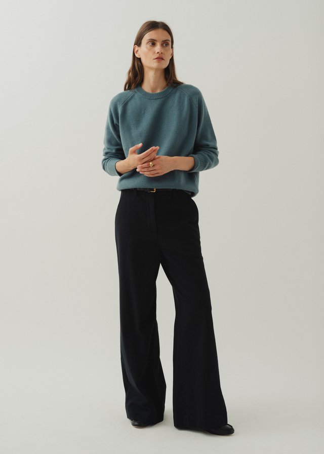 Aime_Cadaques_Cashmere_Bluish_03.jpg