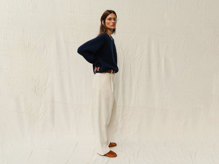Aime_Gigi Cashmere Jumper_Navy & Drake Corduroy Trouser_Ecru_03_L.jpg