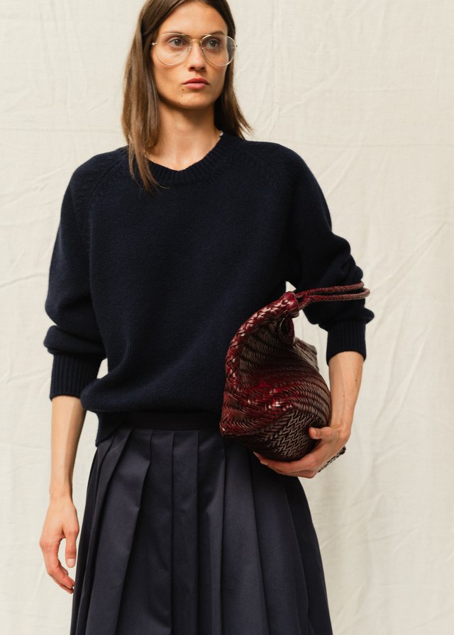 _Aime_ Auteuil Cashmere Jumper_Marine_01.jpg